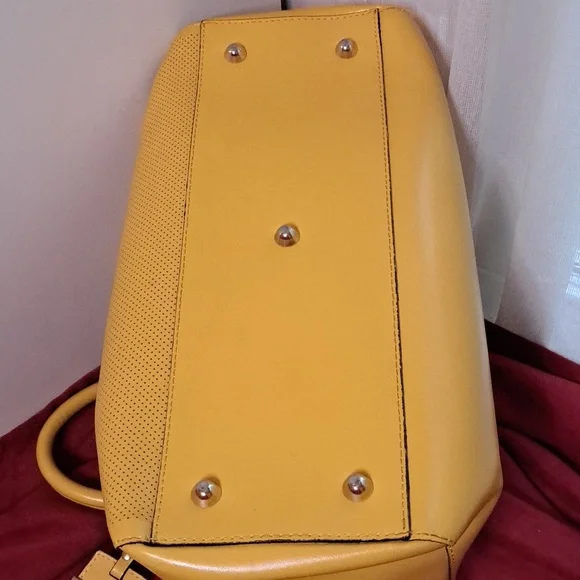 A.BELLUCCI ITALY Genuine Leather Soft Yellow Satchel/Crossbody EUC - Picture 4 of 12